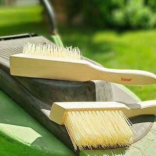 Lawn mower brush